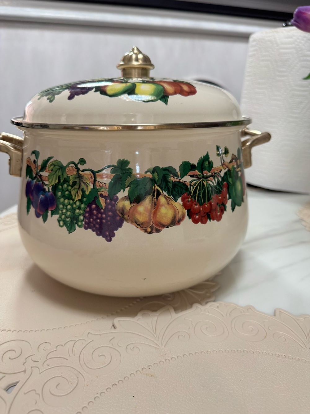 Vintage Kensington 8 quart Vitro-ceramic Cookware - Picture 13 of 14